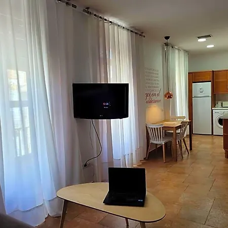 Daire Living - Merced *