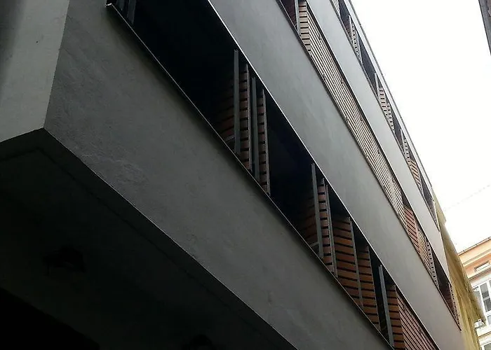 Living - Merced * Valencia