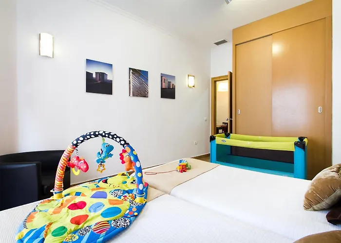 Apartment Living - Merced Valencia